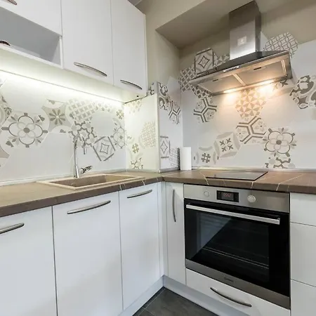 Linden Guest Варна